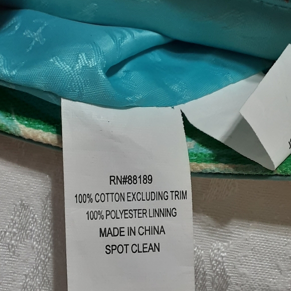 Lilly Pulitzer Finders Keepers "Hot To Trot" Crossbody Fold-Over Clutch Purse. - Picture 8 of 16